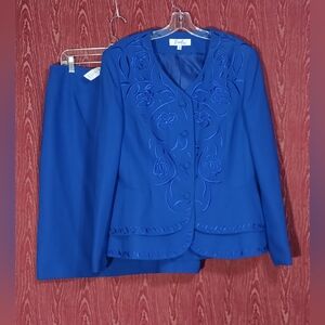 EMILY 2 Piece Royal Blue Embroidered V-Neck Long Sleeve Button Skirt Suit Sz 18